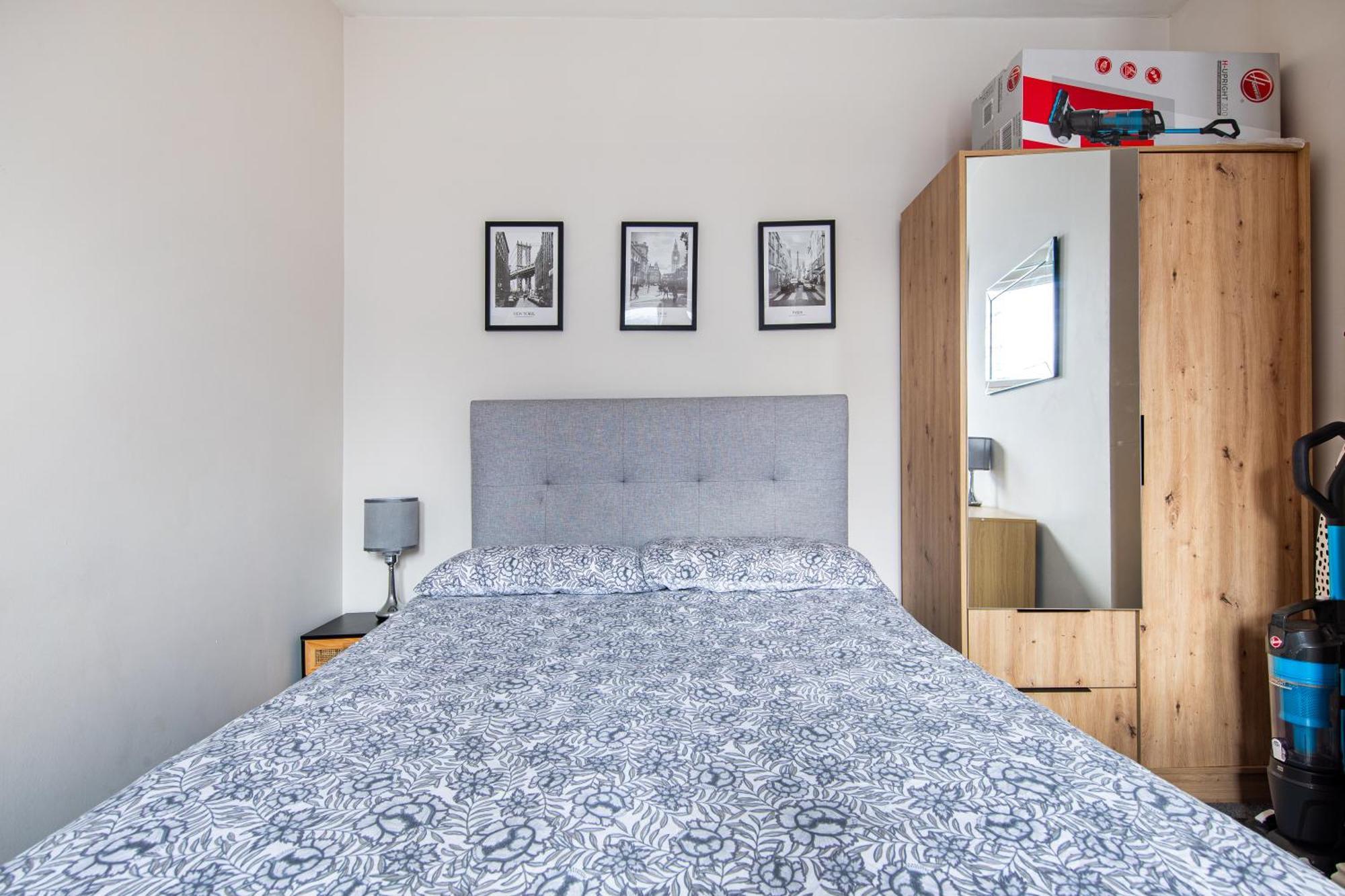 Cosy 1 Bed Apartment With Free Parking Close To Underground Station Zone 2 For Quick Access To Central London Up To 5 Guests ภายนอก รูปภาพ